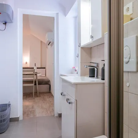 Ema House Apartament *