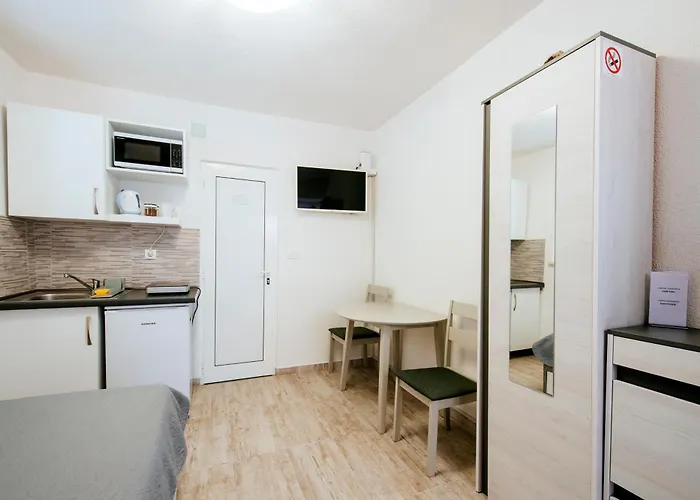 Ema House * זאדאר