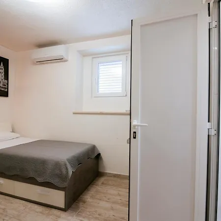 Ema House Apartment