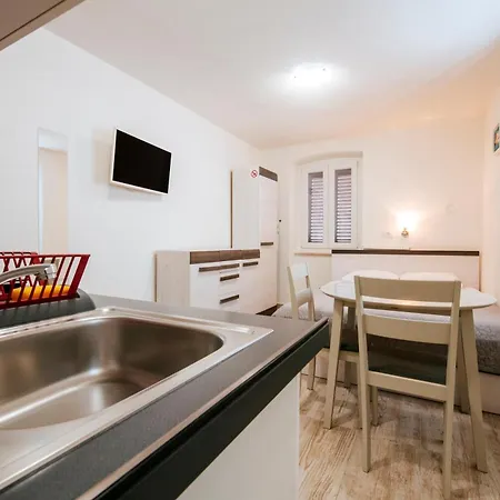 Apartment Ema House *