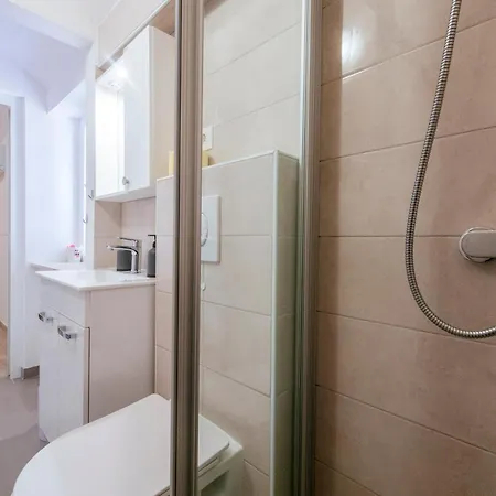 Ema House Apartment