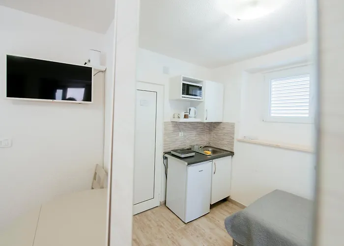 Ema House Apartament *