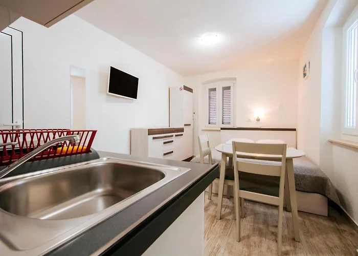 Apartament Ema House *